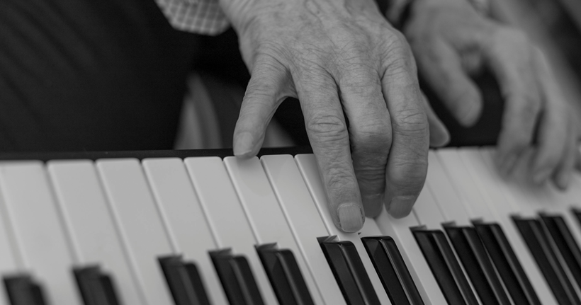 Música, Arte y Movimiento: un enfoque interdisciplinar para el bienestar de personas con demencia